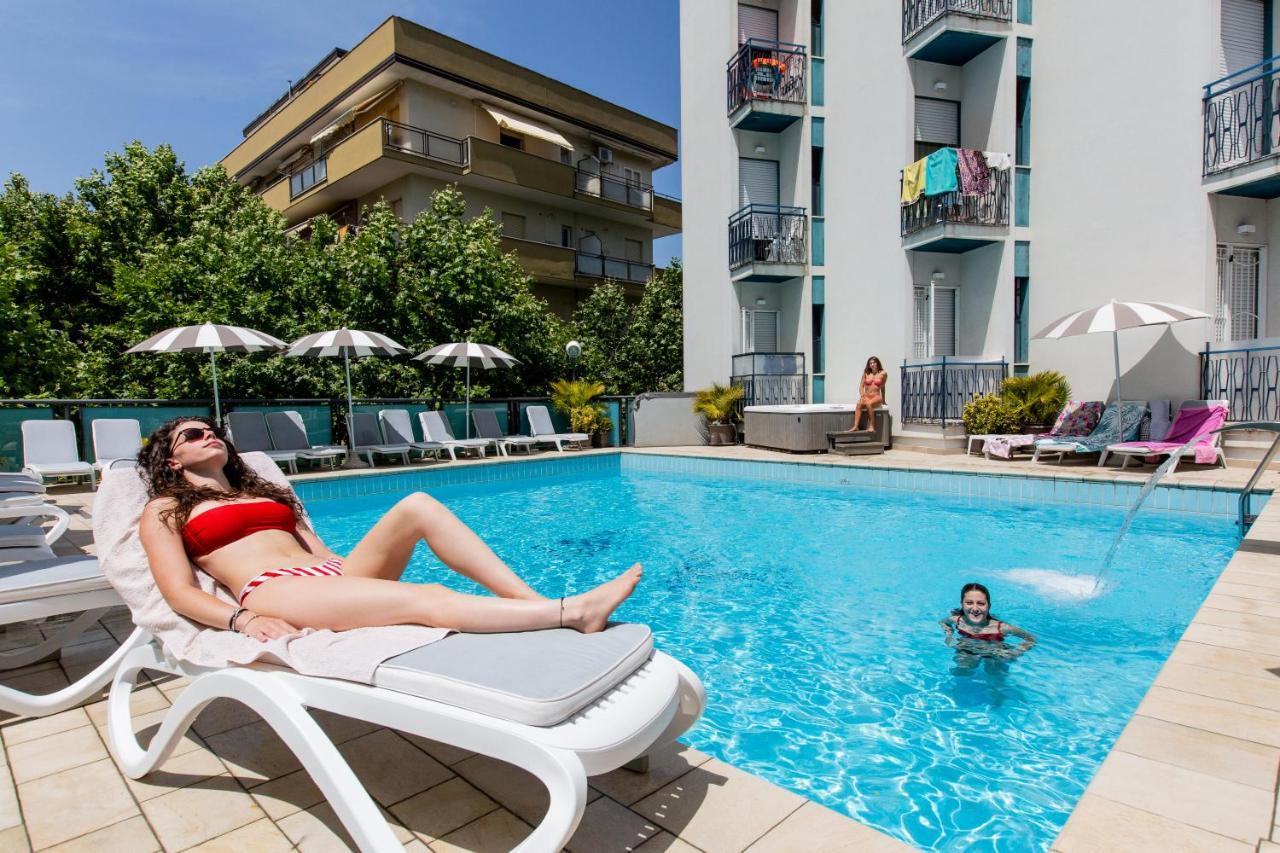 Hotel Verona Cesenatico Exteriér fotografie