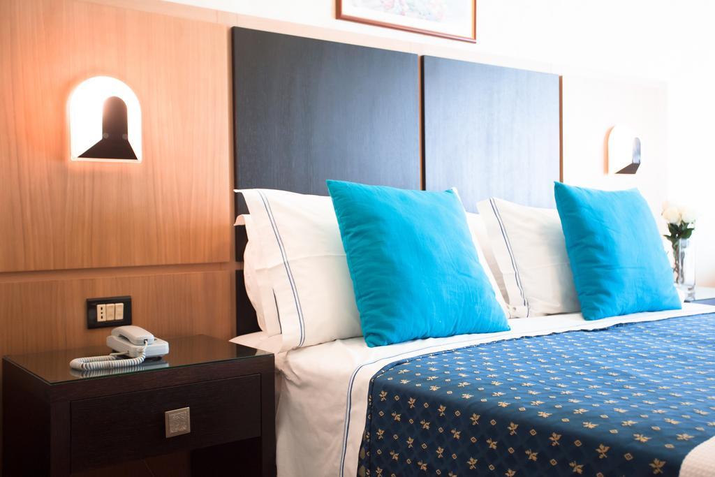 Hotel Verona Cesenatico Pokoj fotografie